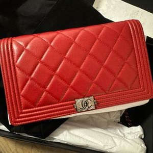 Chanel red wallet on chain